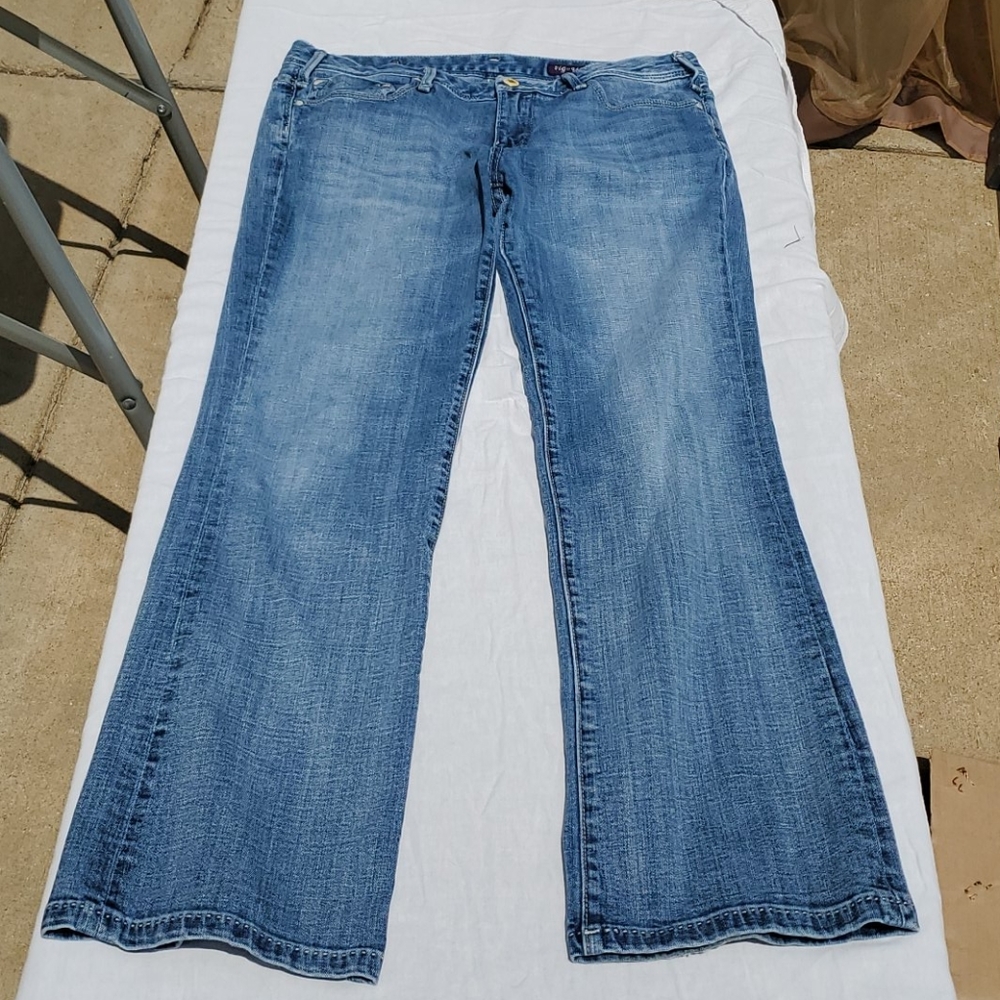VIGOSS Boot Cut  jeans in a size 11